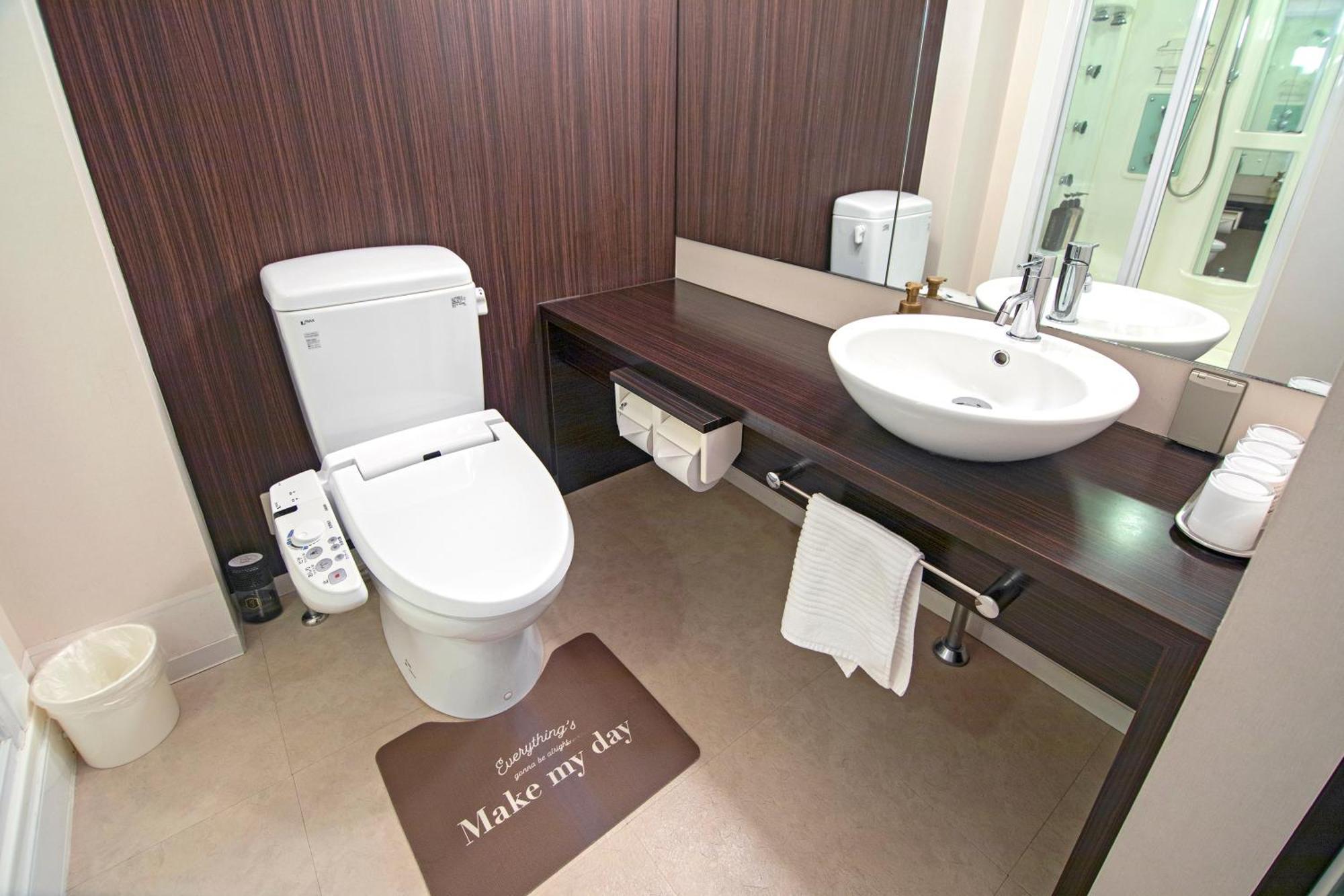 Wonz Hotel Self-Check-In Осака Экстерьер фото